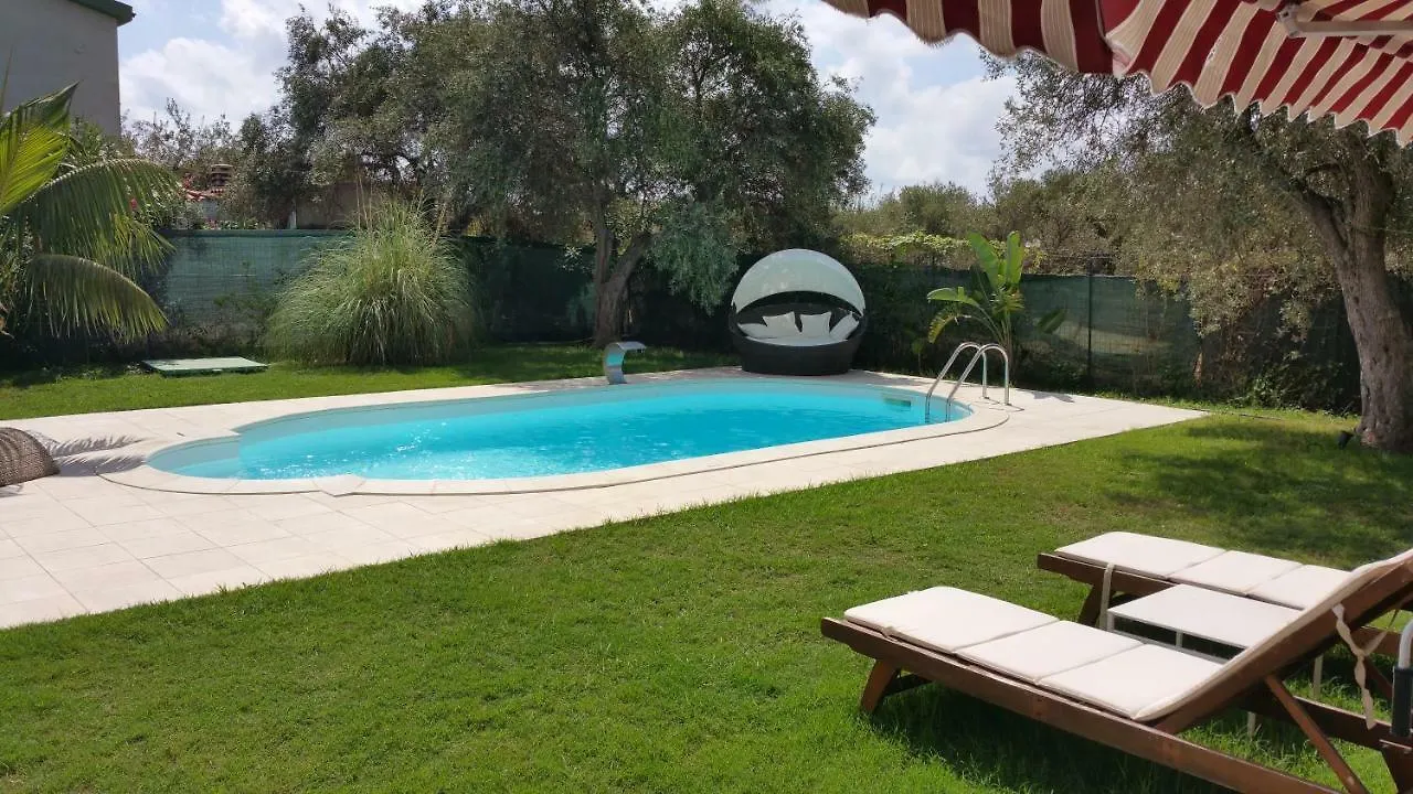 Villa Ines Con Piscina Sud Sardegna Capoterra